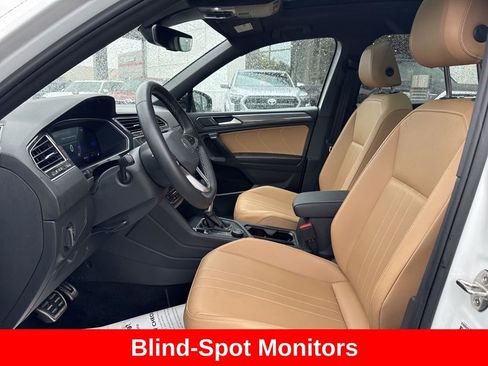Used 2023 Volkswagen Tiguan SE R-Line AWD/4WD image 11
