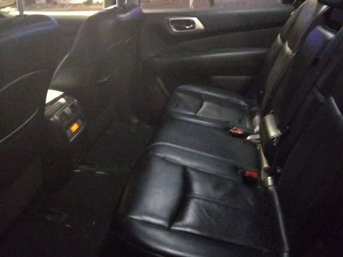 Used 2017 Nissan Pathfinder Platinum image 8