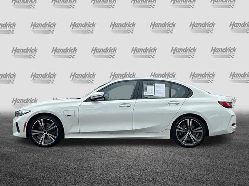 Used 2023 BMW 330e w/ Premium Package image 8