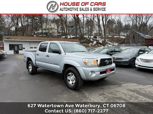 Used 2011 Toyota Tacoma 4x4 Double Cab w/ SR5 Pkg #2 image 3
