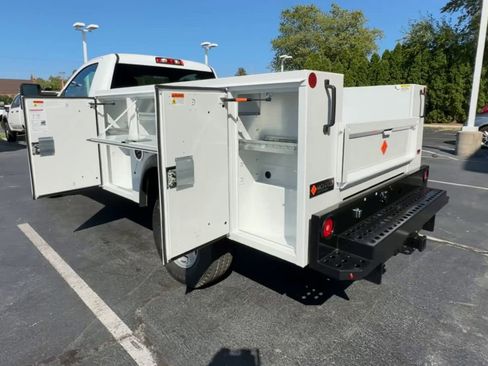 Used 2024 GMC Sierra 2500 Pro w/ Convenience Package image 6