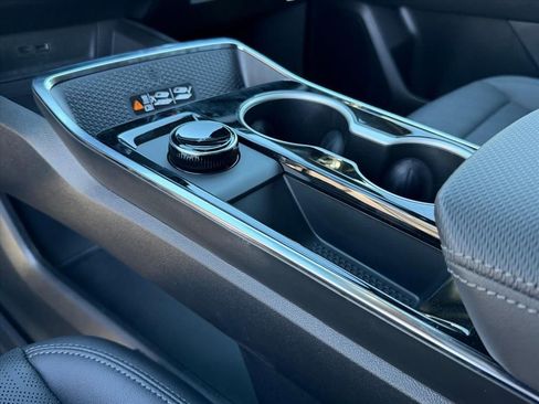New 2026 Chevrolet Equinox LT w/ Convenience Package II FWD image 13