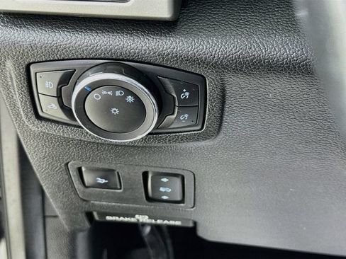 Used 2020 Ford F350 Lariat w/ Lariat Ultimate Package AWD/4WD image 15