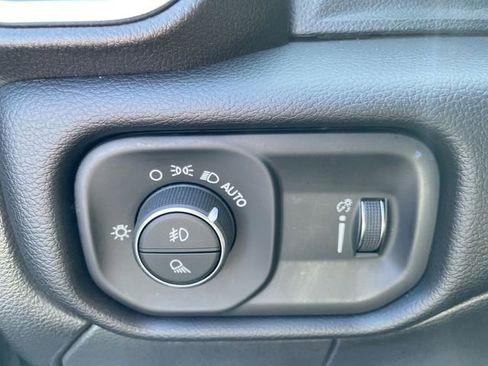 Used 2024 RAM 2500 Big Horn AWD/4WD image 24