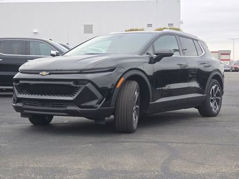 New 2026 Chevrolet Equinox EV LT FWD image 12