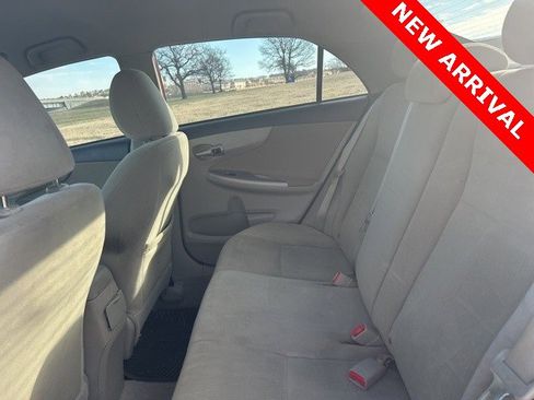 Used 2013 Toyota Corolla LE image 9