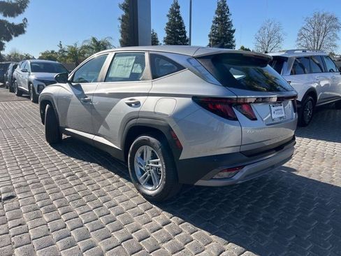 New 2026 Hyundai Tucson SE image 3