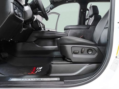 Used 2025 Chevrolet Tahoe LT image 29