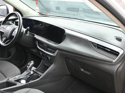 Used 2024 Buick Encore GX Preferred FWD image 32