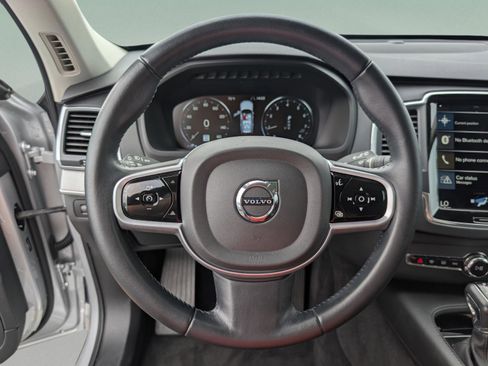 Used 2022 Volvo XC90 T5 Momentum image 40