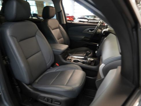 Used 2018 Chevrolet Traverse LT w/ LPO, Cargo Package AWD/4WD image 38