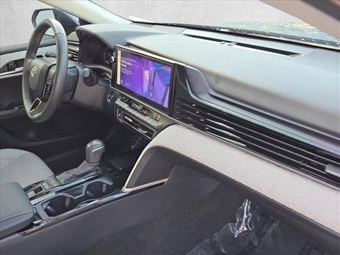 Used 2026 Toyota Camry XLE FWD image 23