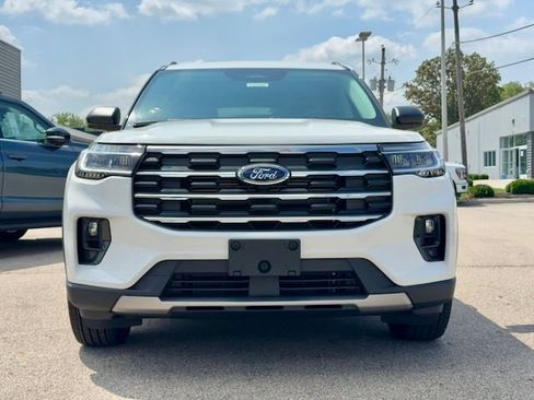 New 2026 Ford Explorer Active w/ Active Comfort Package AWD/4WD image 3
