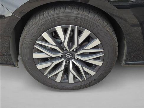 Used 2024 Nissan Altima 2.5 SV AWD/4WD image 27