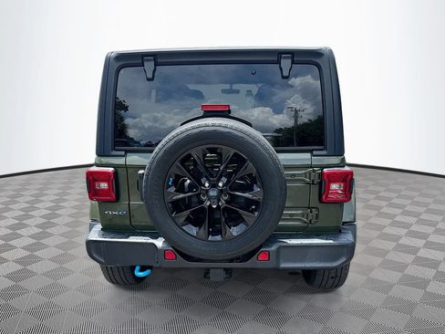 Used 2023 Jeep Wrangler Unlimited Sahara AWD/4WD image 7
