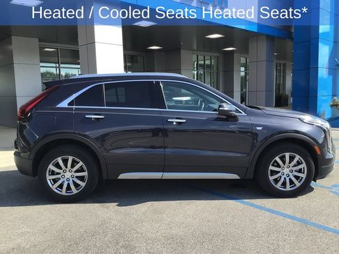Used 2023 Cadillac XT4 Premium Luxury w/ Technology Package AWD/4WD image 6