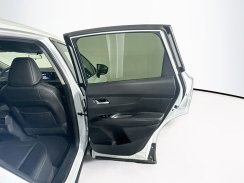 Used 2025 Nissan Murano SV AWD/4WD image 29