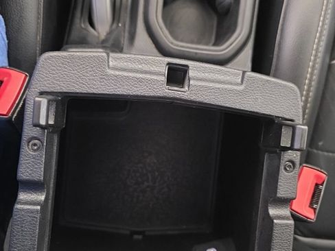 Used 2019 Jeep Wrangler Unlimited Sahara w/ Uconnect 4C Nav & Sound Group AWD/4WD image 18