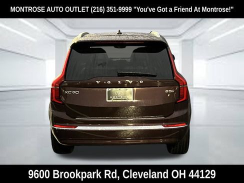 Certified 2026 Volvo XC90 B5 Plus w/ Protection Package Premier AWD/4WD image 4