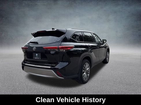 Used 2020 Toyota Highlander Platinum image 5