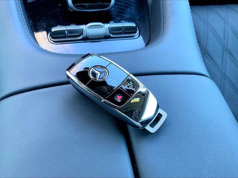 Used 2024 Mercedes-Benz Maybach GLS 600 4MATIC image 15