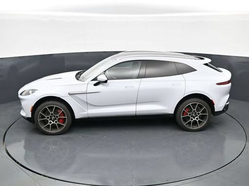 Used 2021 Aston Martin DBX AWD/4WD image 33