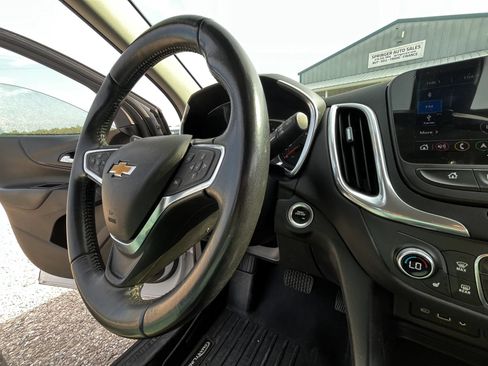Used 2021 Chevrolet Equinox LT FWD image 17