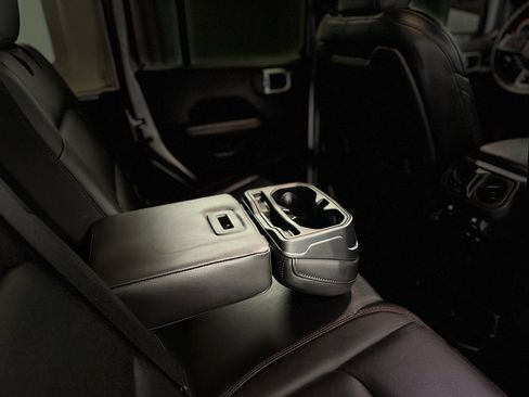 Used 2020 Jeep Wrangler Unlimited Rubicon AWD/4WD image 28
