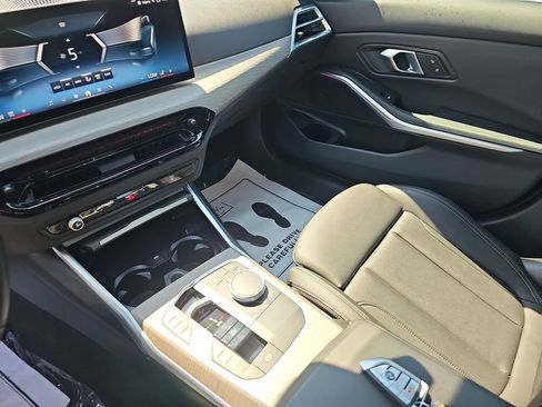Used 2025 BMW 330i Sedan RWD image 25
