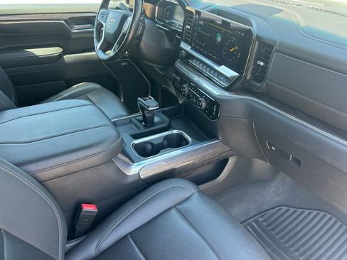 Used 2023 Chevrolet Silverado 1500 LTZ w/ LTZ Convenience Package II AWD/4WD image 15