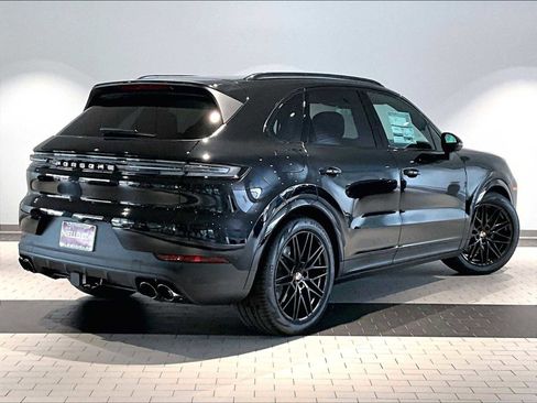 New 2026 Porsche Cayenne AWD/4WD image 7