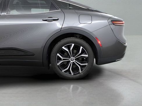 Used 2023 Toyota Crown Limited image 13