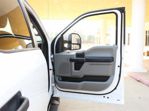 Used 2021 Ford F250 XL w/ Power Equipment Group image 28