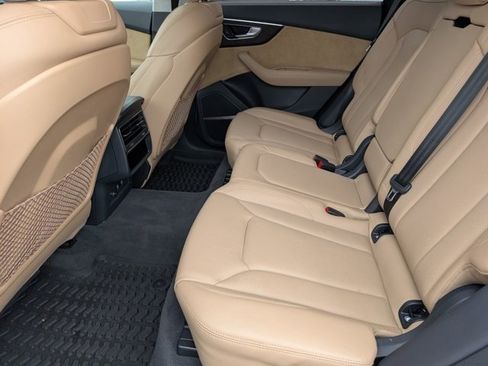 Used 2019 Audi Q8 Prestige image 29