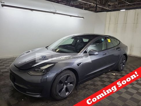 Used 2023 Tesla Model 3 Standard Range image 1