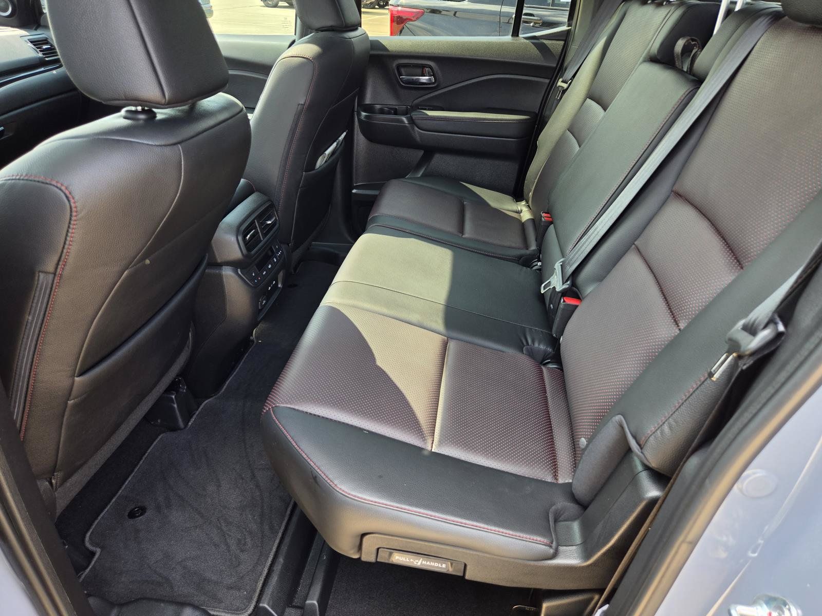 Used 2025 Honda Ridgeline Black Edition image 11