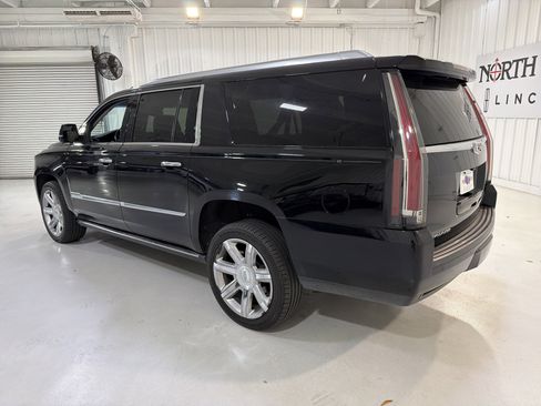 Used 2019 Cadillac Escalade ESV Premium Luxury image 3