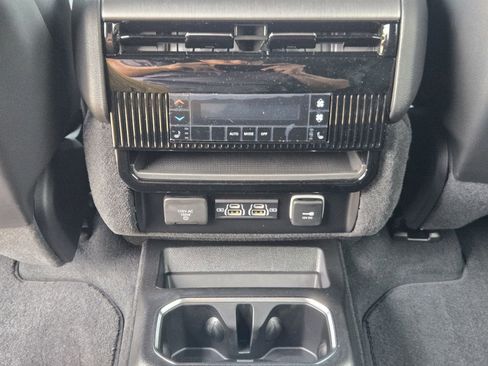 New 2026 Jeep Grand Wagoneer Limited AWD/4WD image 37