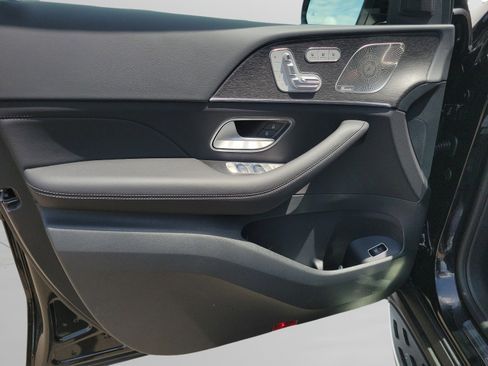 New 2026 Mercedes-Benz GLS 580 4MATIC image 17