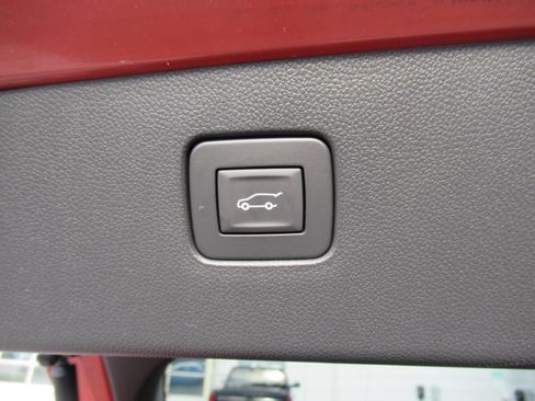 Used 2024 Buick Envista Sport Touring w/ Convenience II Package FWD image 35