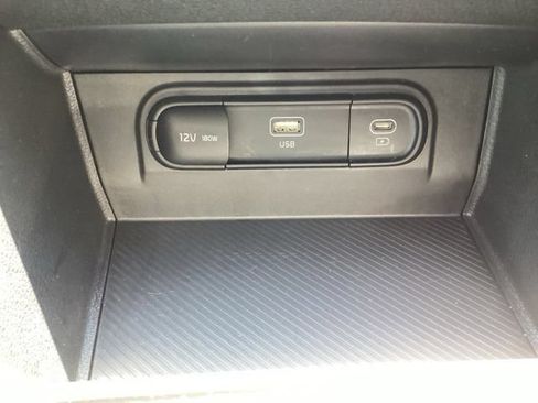 Used 2025 Kia Sportage LX FWD image 23