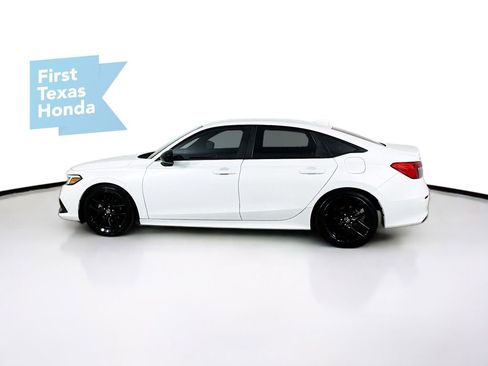 Used 2023 Honda Civic Sport image 4