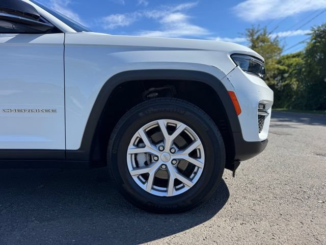 Used 2022 Jeep Grand Cherokee Limited AWD/4WD image 9