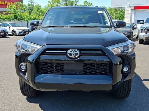Used 2023 Toyota 4Runner SR5 AWD/4WD image 2