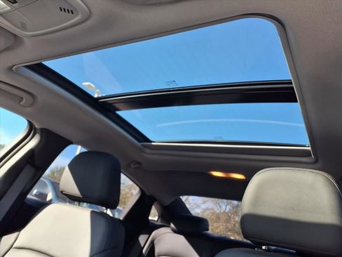 Used 2022 Chevrolet Malibu Premier image 17