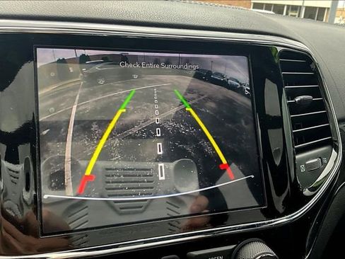 Used 2020 Jeep Grand Cherokee Overland image 14