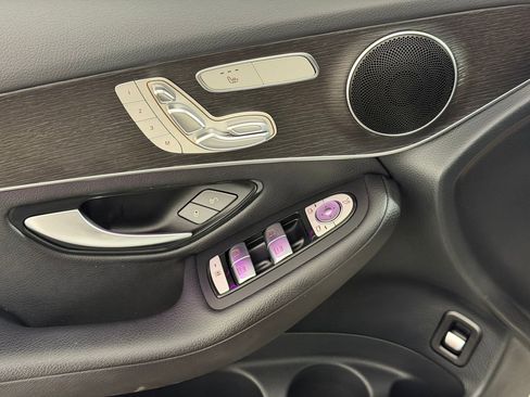 Used 2022 Mercedes-Benz GLC 300 4MATIC image 24