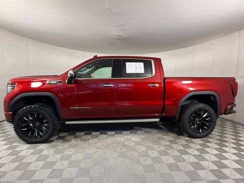 Used 2024 GMC Sierra 1500 Denali AWD/4WD image 3