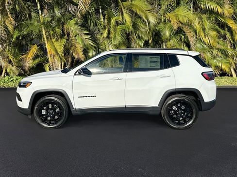 New 2026 Jeep Compass Latitude image 2