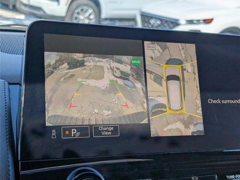 Used 2024 Nissan Armada SL w/ Captain's Chairs Package image 35